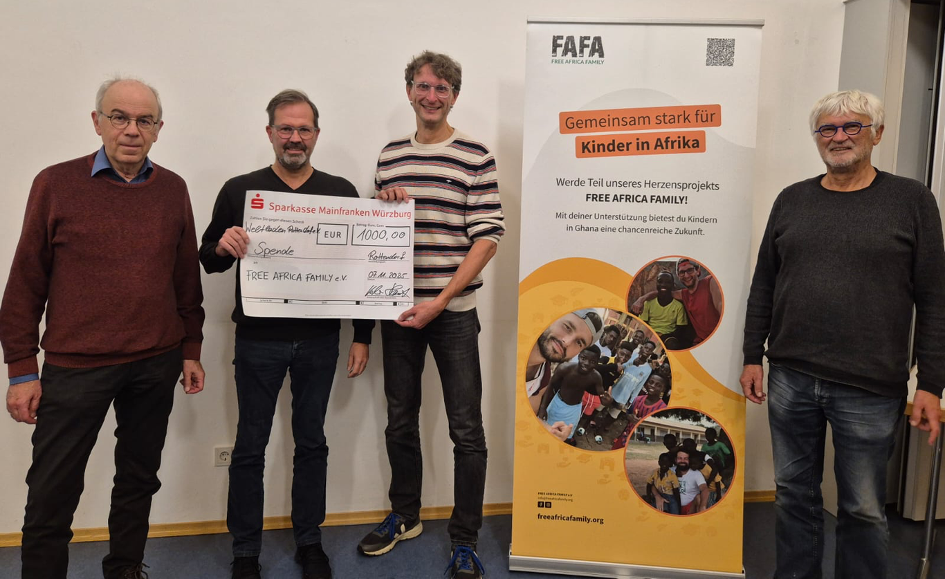 Spendenübergabe Weltladen an FAFA